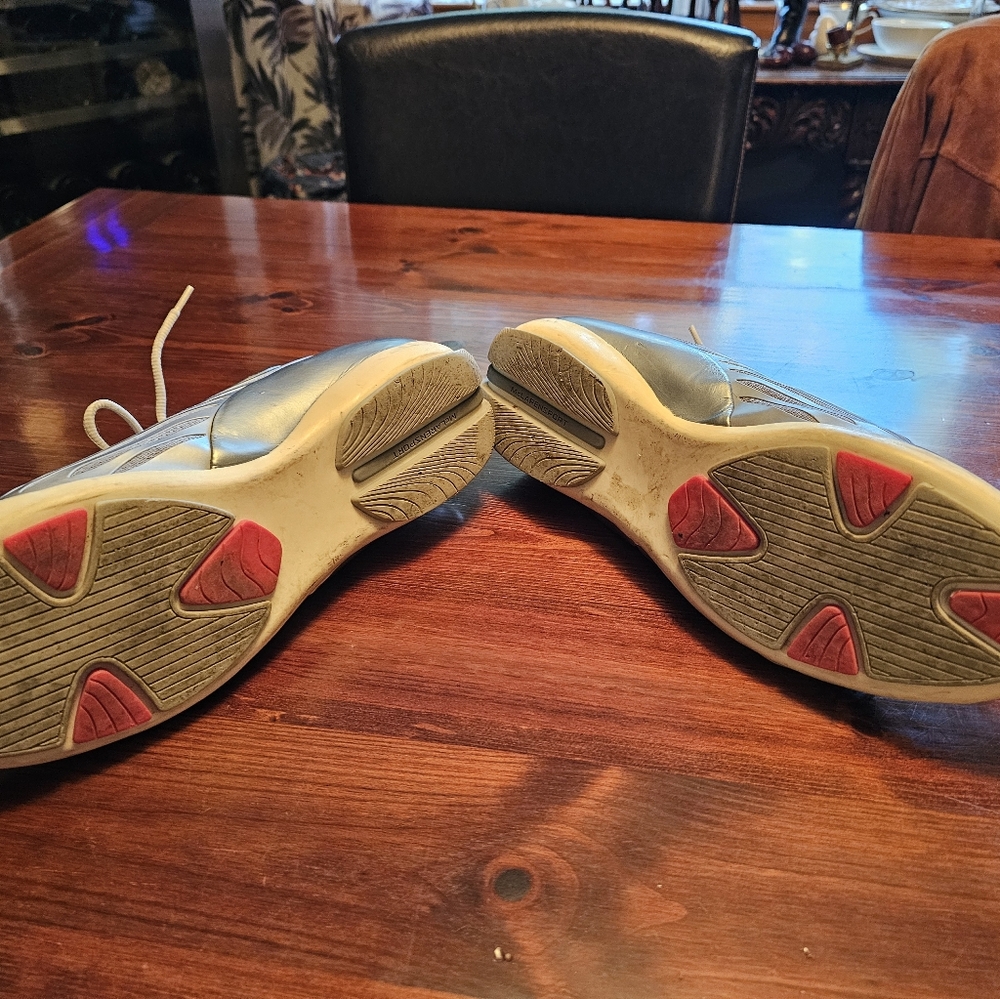 McLaren Sport Men's White and Gray Shoes. Size 11.5 - Picture 4 of 5